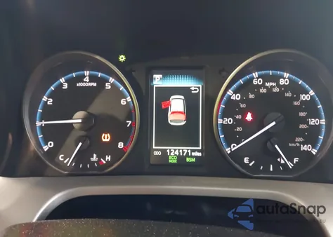 2018 Toyota Rav4 Xle из США, поврежденный, VIN 2T3RFREV0JW742796